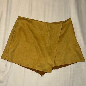 Women's yellow suede Skort